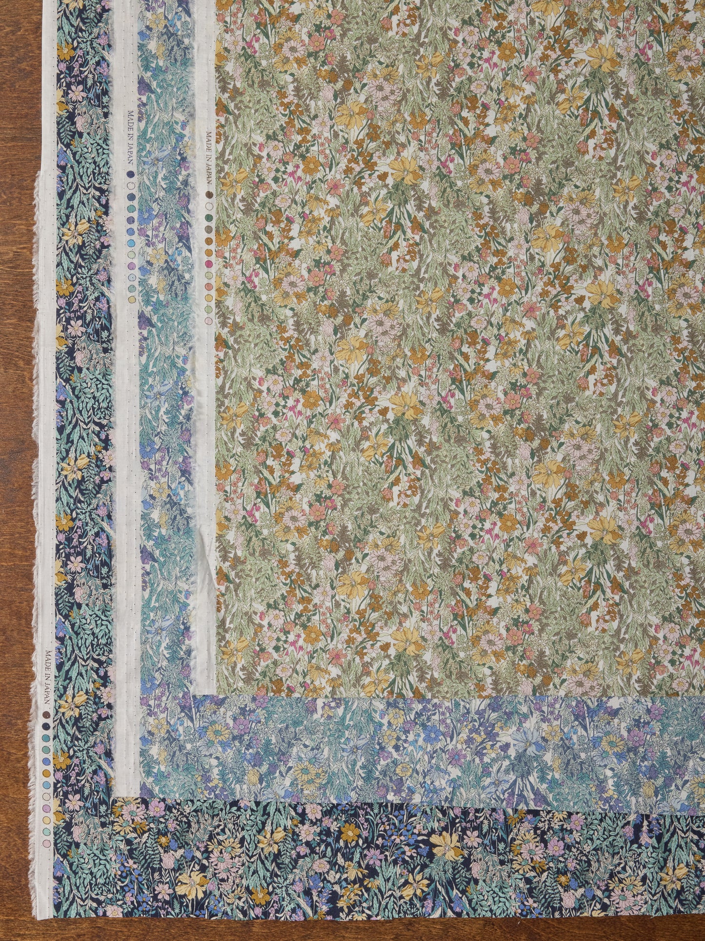 Ditzy Floral Lawn