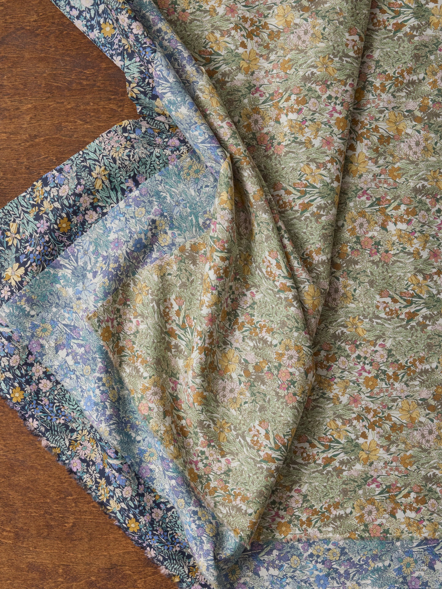 Ditzy Floral Lawn