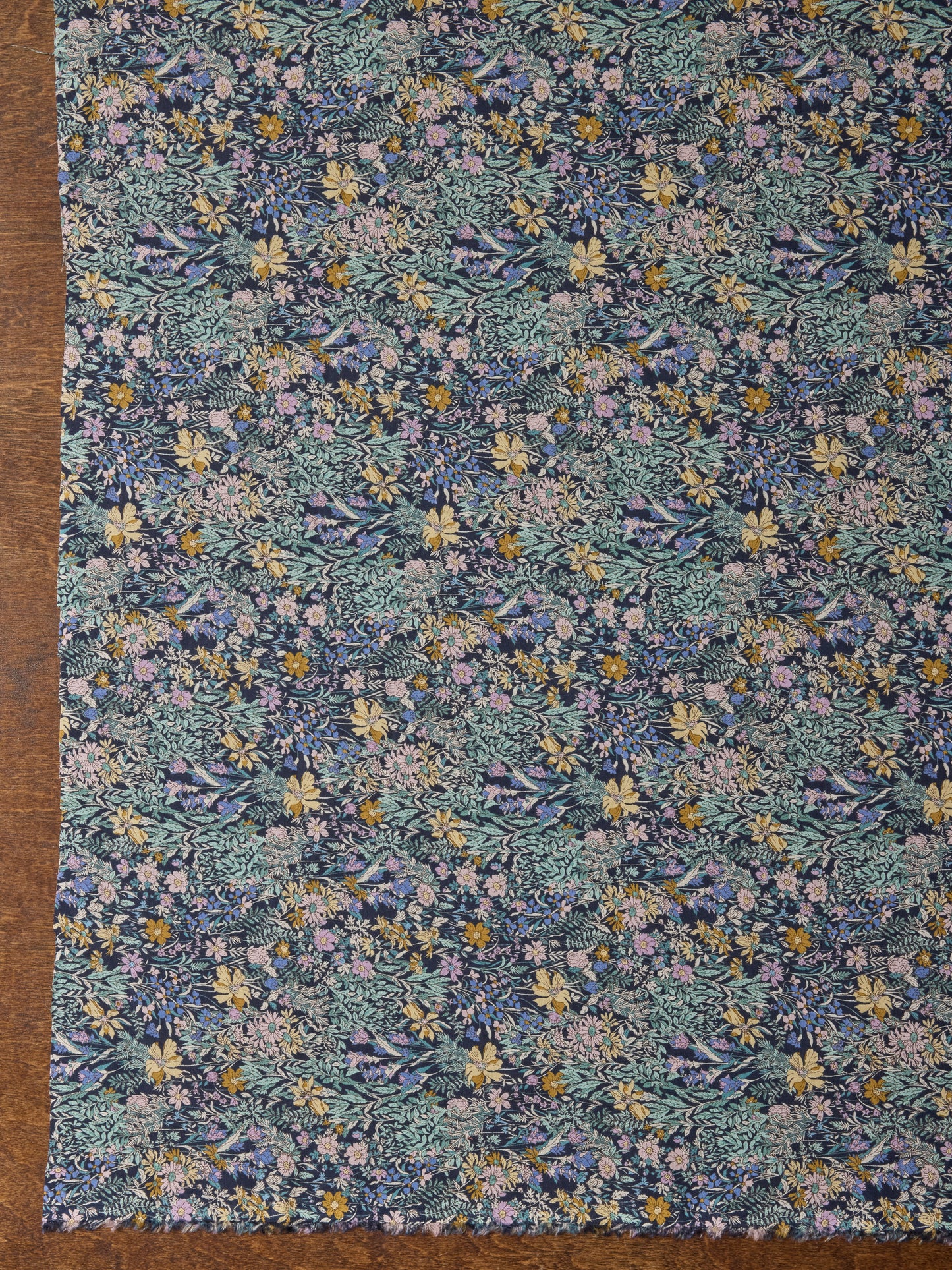 Ditzy Floral Lawn