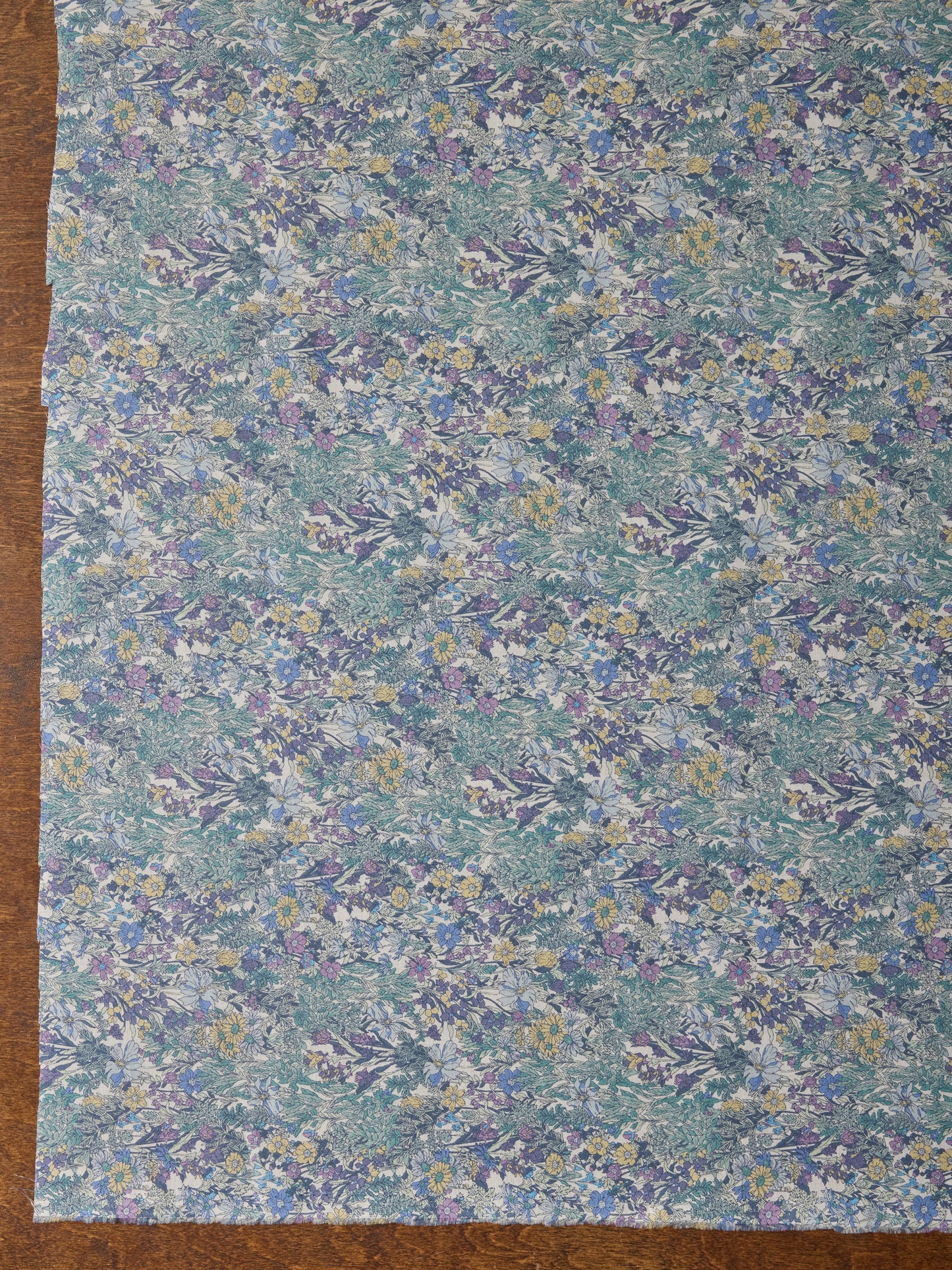 Ditzy Floral Lawn