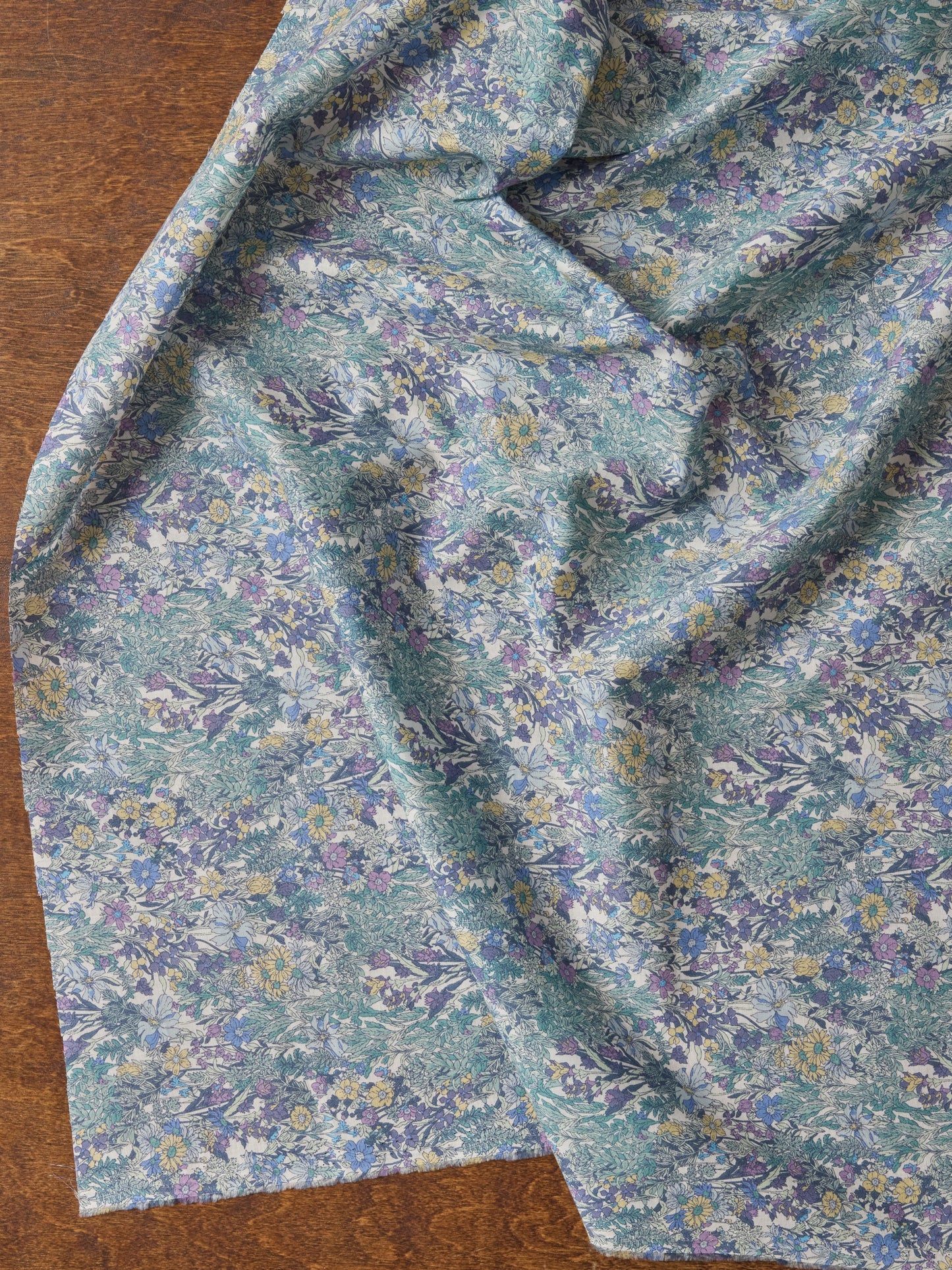 Ditzy Floral Lawn