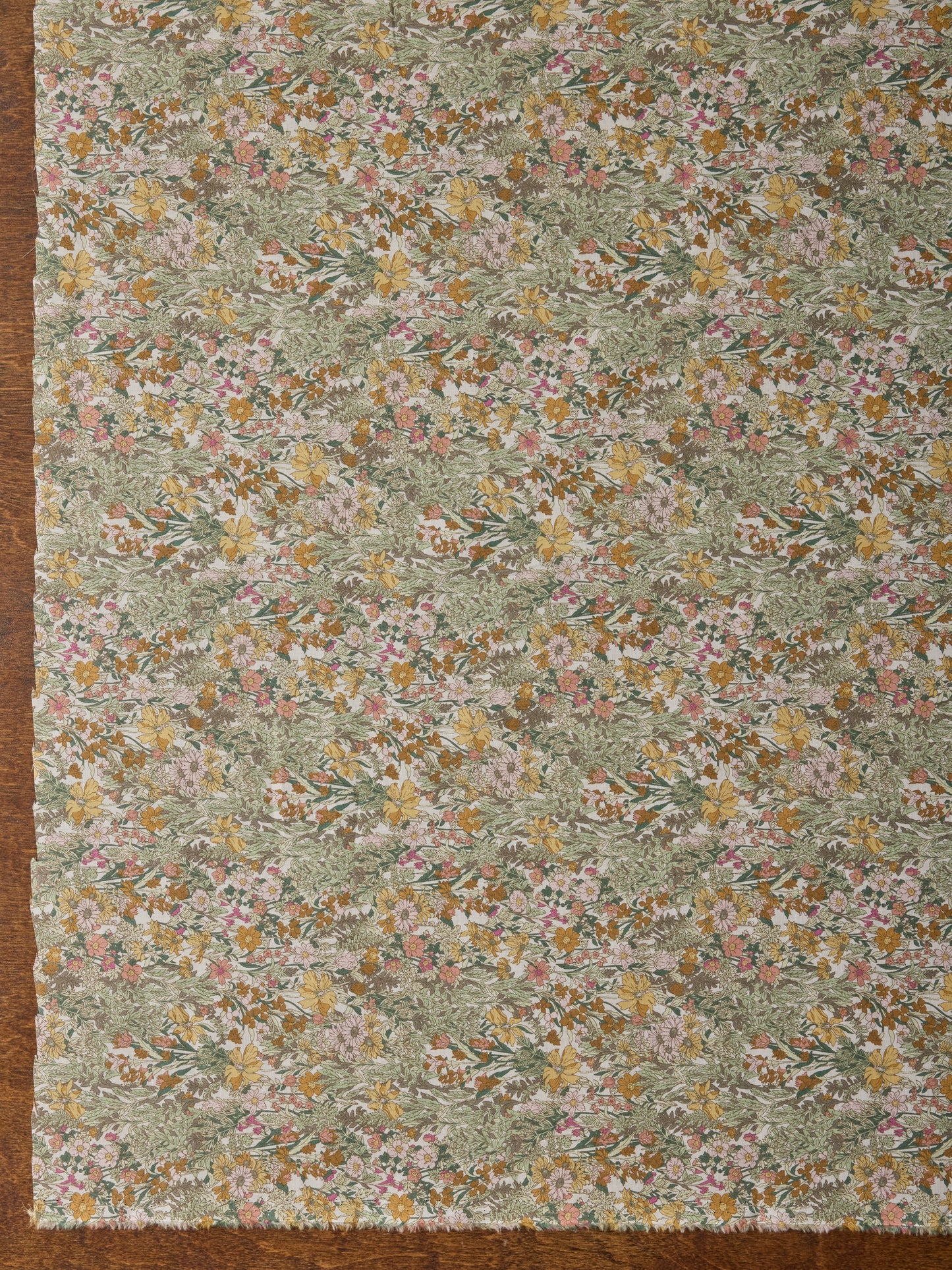 Ditzy Floral Lawn