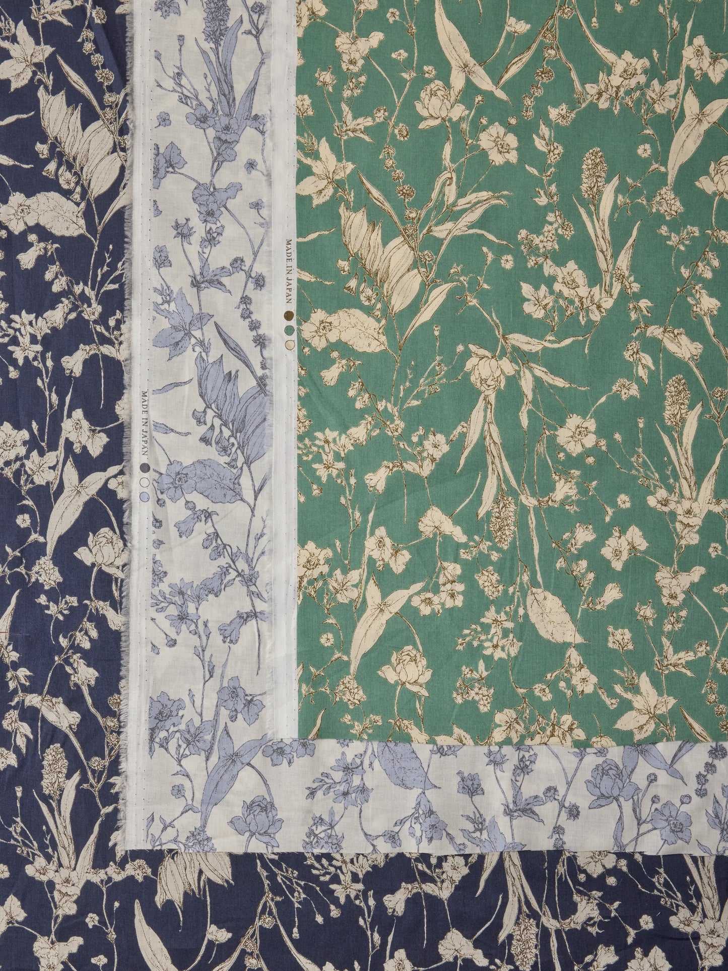 Etched Floral Lawn