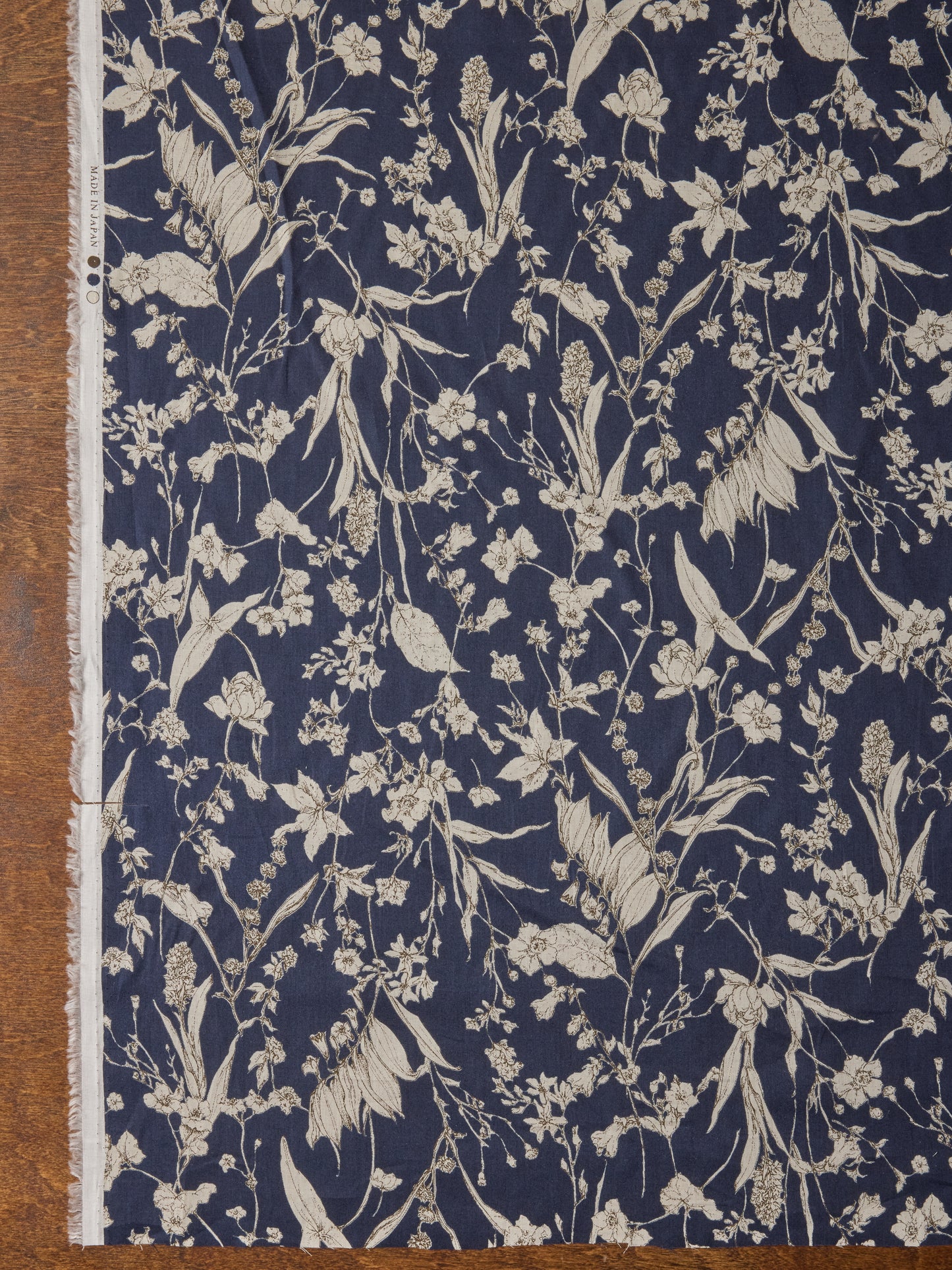 Etched Floral Lawn