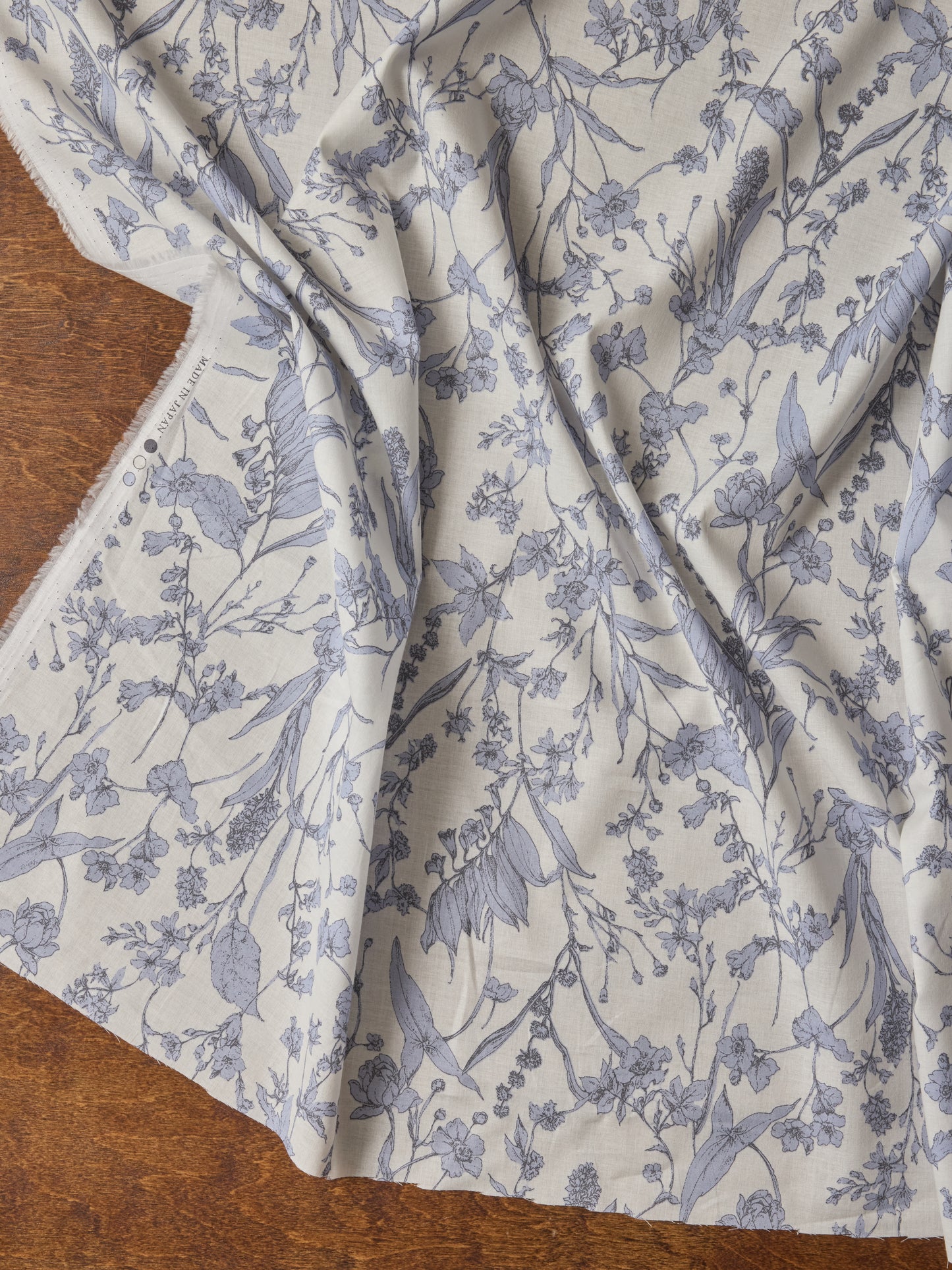 Etched Floral Lawn