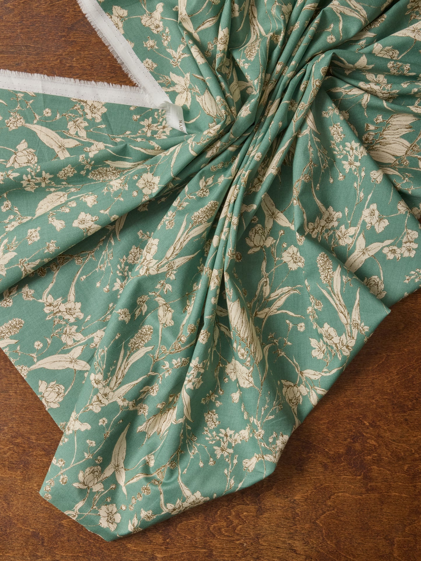 Etched Floral Lawn